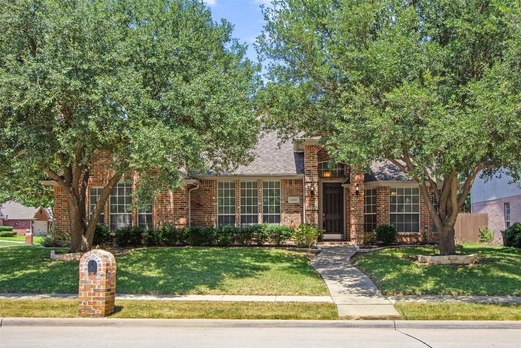 2301 Castlegate Drive, Corinth, TX 76210