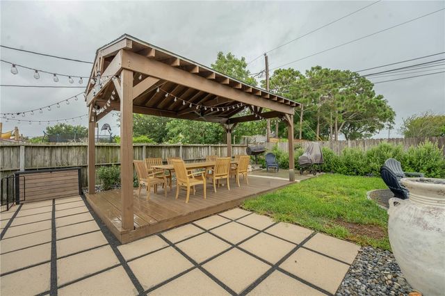 3826 Holland Dr, Corpus Christi, TX 78418