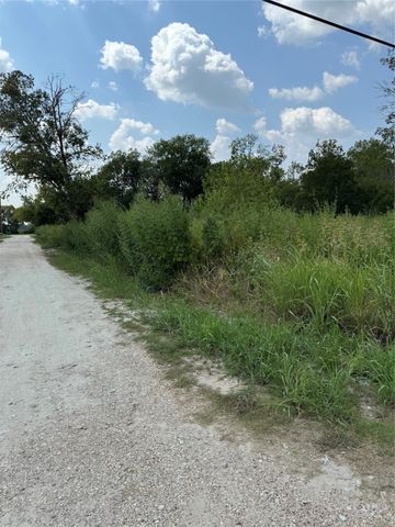 303 N Waco St, Mart, TX 76664