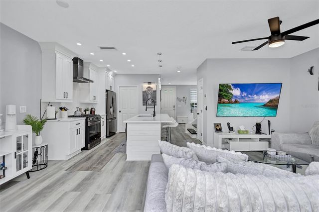 10039 BRADWELL PLACE, Tampa, FL 33626