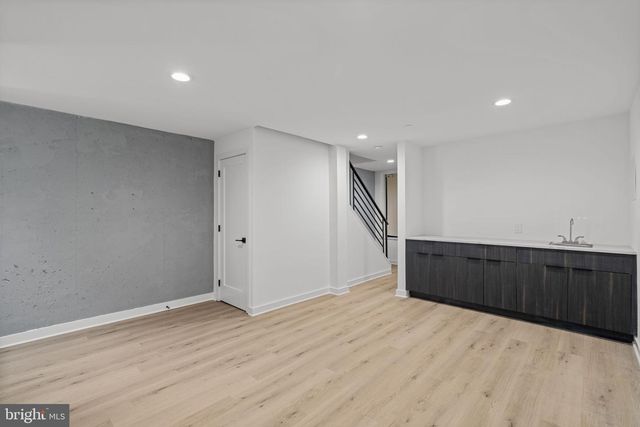 848 N LEITHGOW ST, Philadelphia, PA 19123