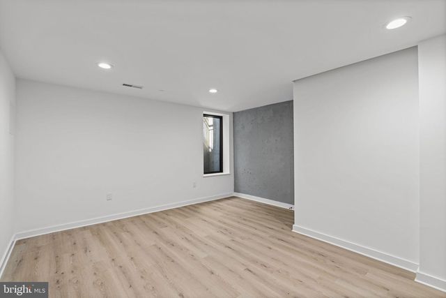848 N LEITHGOW ST, Philadelphia, PA 19123