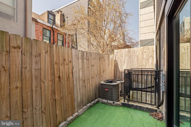 848 N LEITHGOW ST, Philadelphia, PA 19123