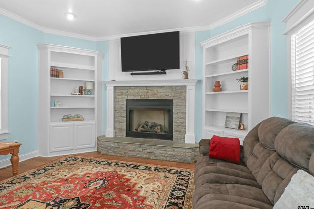 2217 Bass Hollow Circle, Jacksonville, TX 75766