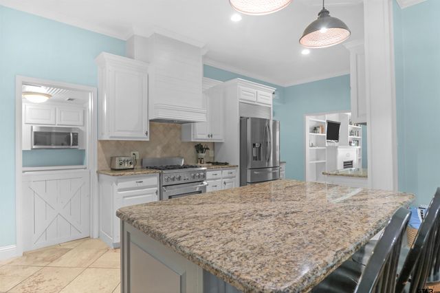 2217 Bass Hollow Circle, Jacksonville, TX 75766