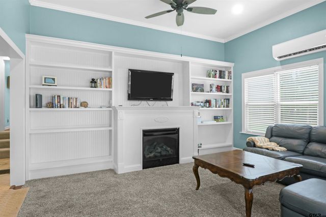 2217 Bass Hollow Circle, Jacksonville, TX 75766