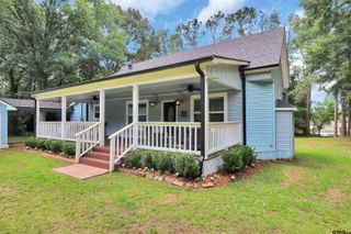 2217 Bass Hollow Circle, Jacksonville, TX 75766