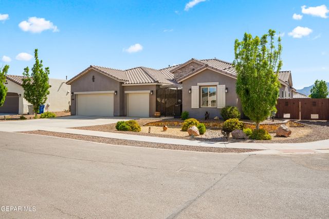 5880 VALLE DE PAZ Avenue, El Paso, TX 79932