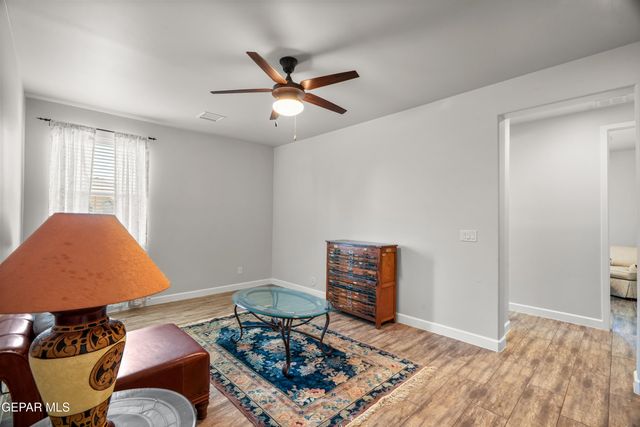 5880 VALLE DE PAZ Avenue, El Paso, TX 79932