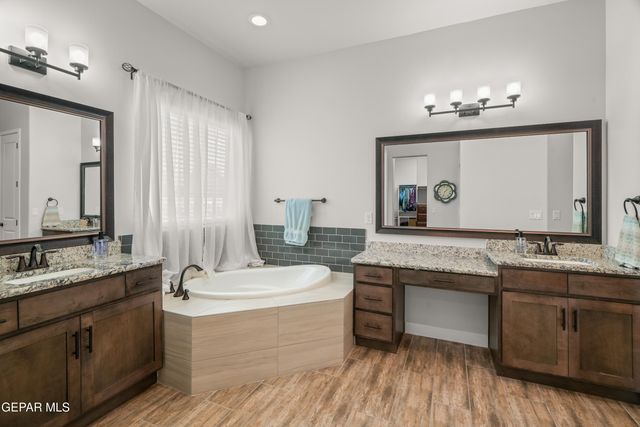 5880 VALLE DE PAZ Avenue, El Paso, TX 79932
