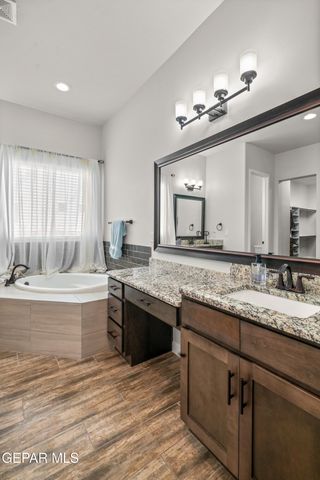 5880 VALLE DE PAZ Avenue, El Paso, TX 79932