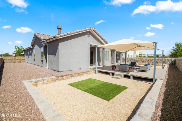5880 VALLE DE PAZ Avenue, El Paso, TX 79932