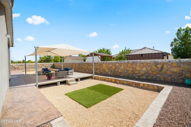 5880 VALLE DE PAZ Avenue, El Paso, TX 79932