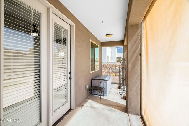 5880 VALLE DE PAZ Avenue, El Paso, TX 79932