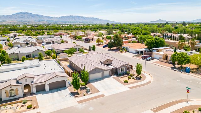 5880 VALLE DE PAZ Avenue, El Paso, TX 79932