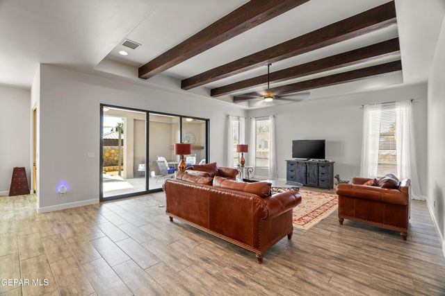 5880 VALLE DE PAZ Avenue, El Paso, TX 79932