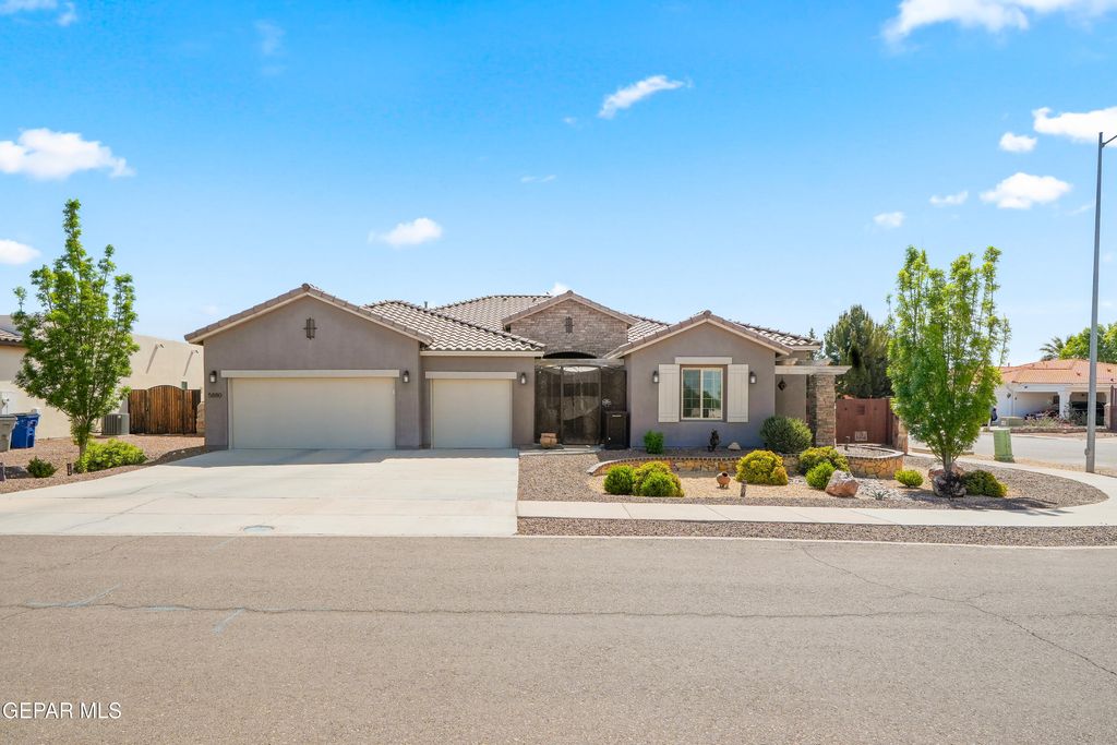 5880 VALLE DE PAZ Avenue, El Paso, TX 79932