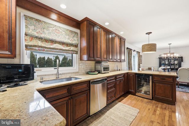 214 W MORRIS AVE, Linwood, NJ 08221