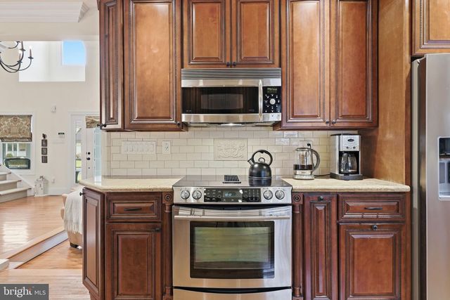 214 W MORRIS AVE, Linwood, NJ 08221