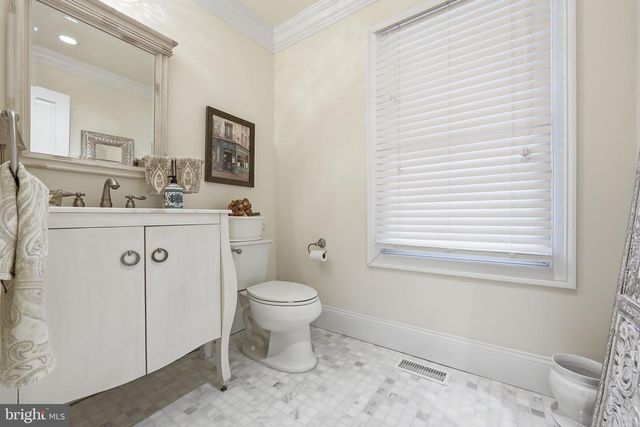 214 W MORRIS AVE, Linwood, NJ 08221