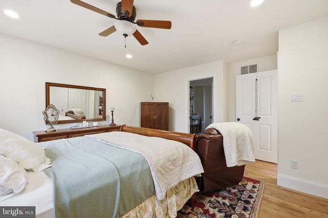 214 W MORRIS AVE, Linwood, NJ 08221