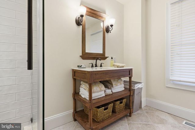 214 W MORRIS AVE, Linwood, NJ 08221