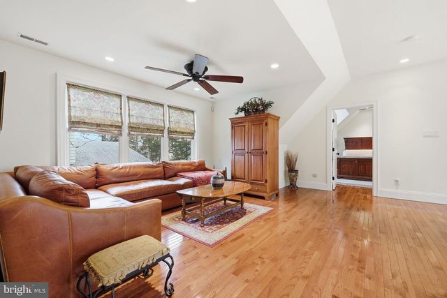 214 W MORRIS AVE, Linwood, NJ 08221