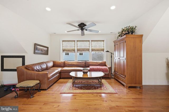 214 W MORRIS AVE, Linwood, NJ 08221