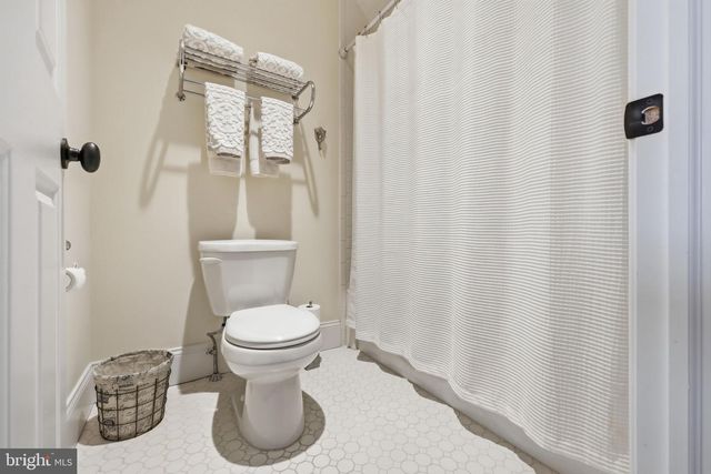 214 W MORRIS AVE, Linwood, NJ 08221