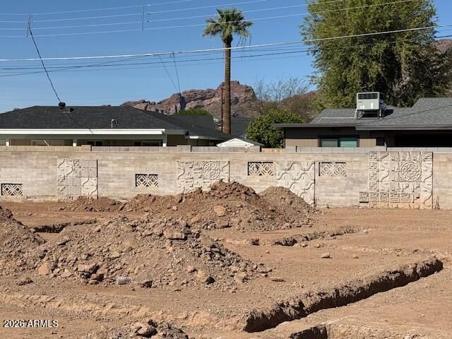 5016 E CHEERY LYNN Road 38, Phoenix, AZ 85018