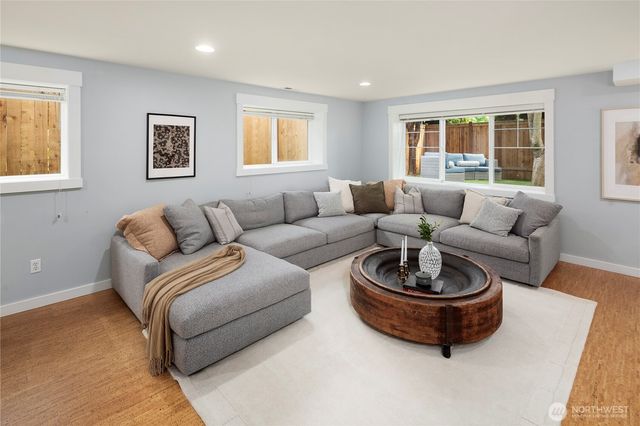 7755 35th Avenue NE, Seattle, WA 98115