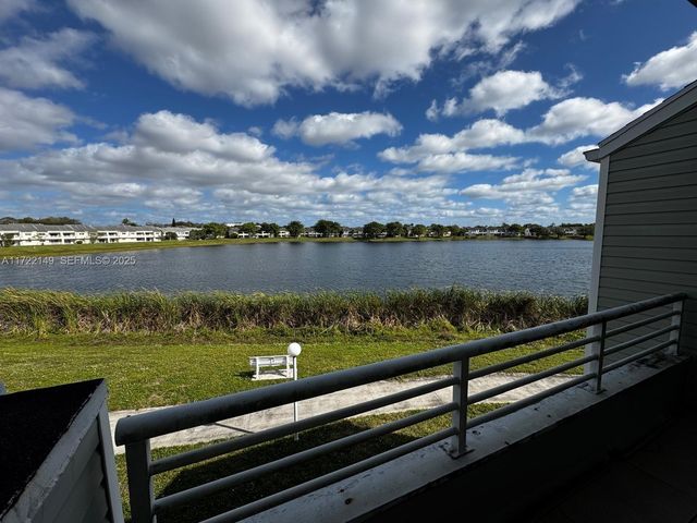 3437 NW 44th Street 208, Oakland Park, FL 33309