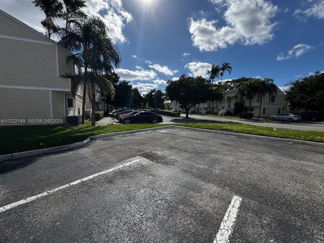 3437 NW 44th Street 208, Oakland Park, FL 33309