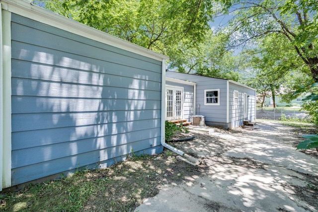 956 Harding St, Wichita, KS 67208