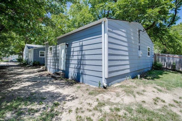 956 Harding St, Wichita, KS 67208