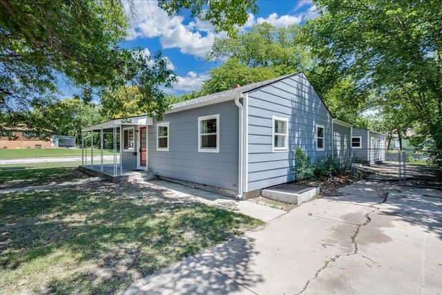 956 Harding St, Wichita, KS 67208