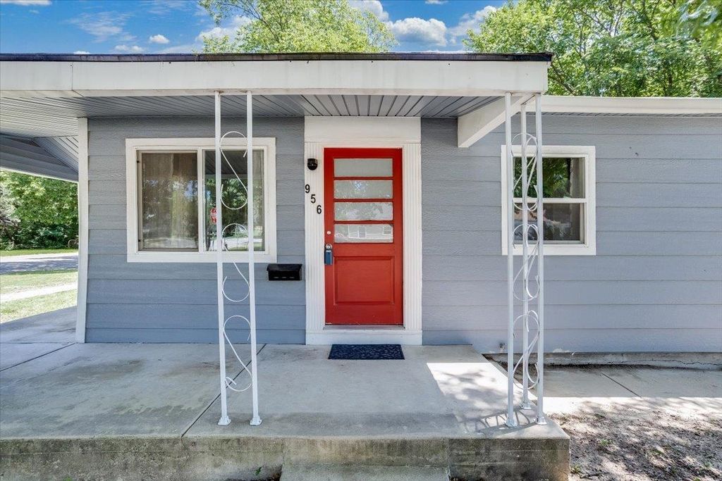 956 Harding St, Wichita, KS 67208
