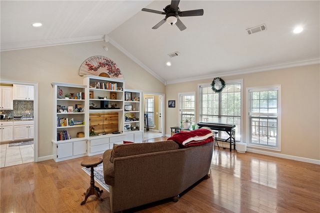 285 County Road 3468, Clarksville, AR 72830
