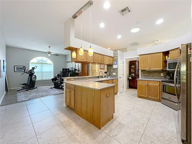 3700 PLANTATION BOULEVARD, Leesburg, FL 34748