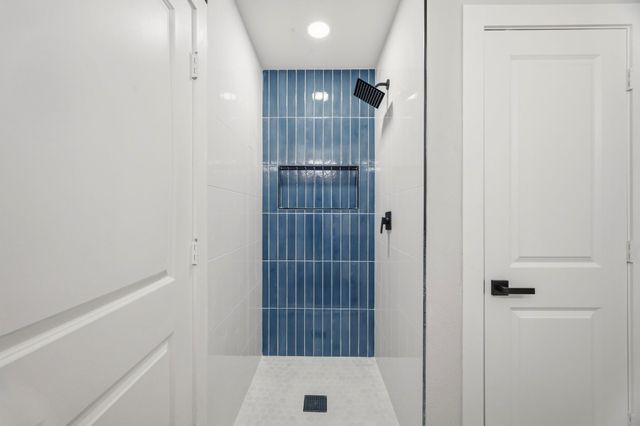 1234 W Donovan Street, Houston, TX 77091