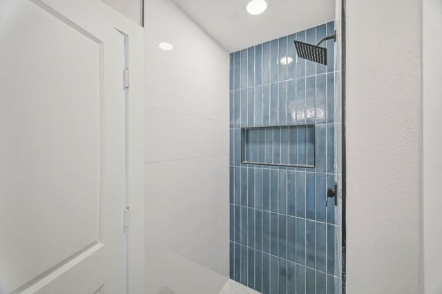 1234 W Donovan Street, Houston, TX 77091