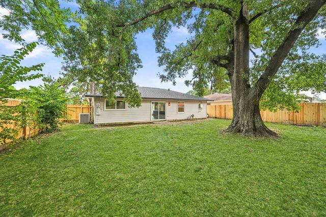 1234 W Donovan Street, Houston, TX 77091