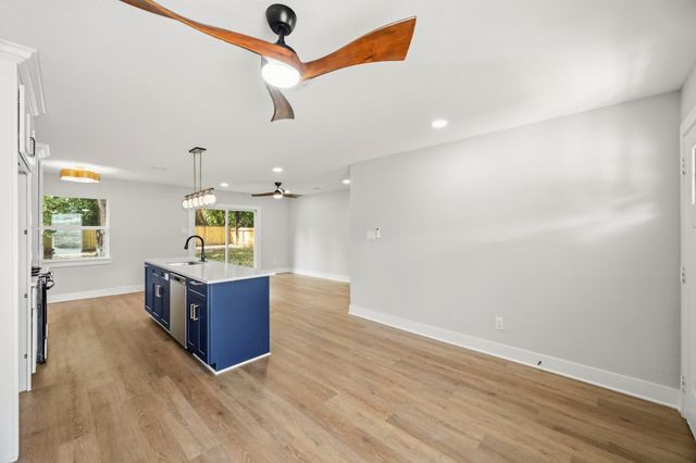 1234 W Donovan Street, Houston, TX 77091
