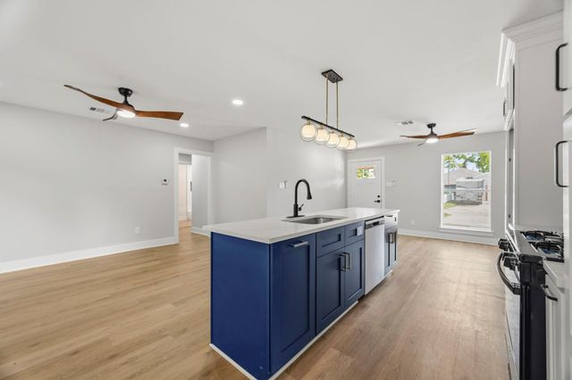 1234 W Donovan Street, Houston, TX 77091