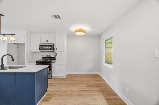 1234 W Donovan Street, Houston, TX 77091