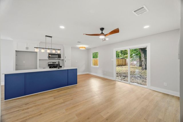 1234 W Donovan Street, Houston, TX 77091
