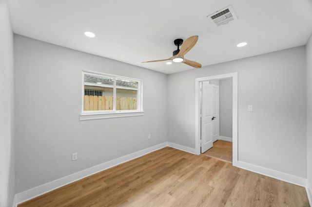 1234 W Donovan Street, Houston, TX 77091