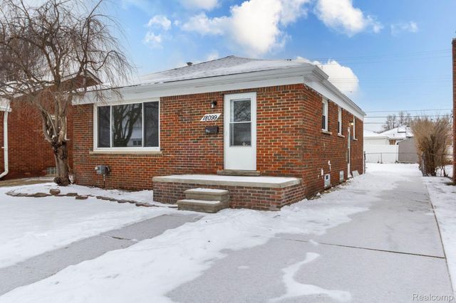 18099 Oak Avenue, Eastpointe, MI 48021