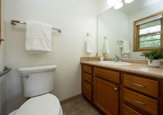 1142 Cummins Parkway, Des Moines, IA 50311