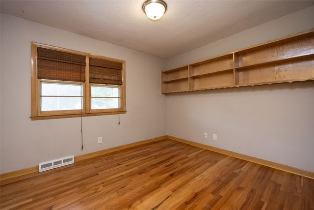 1142 Cummins Parkway, Des Moines, IA 50311